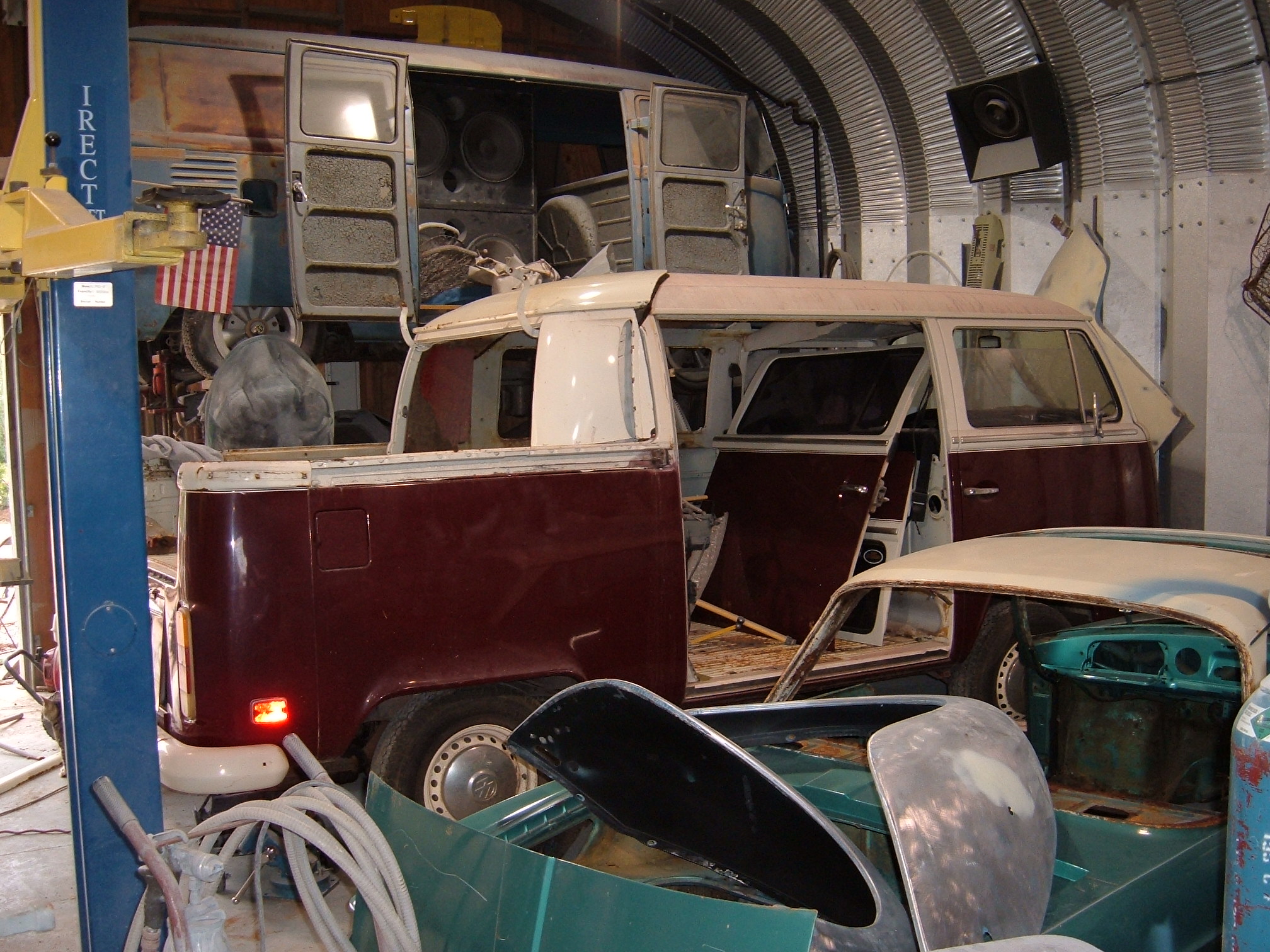 1973 VW Bay Window Bus Vintage Volkswagen Restoration